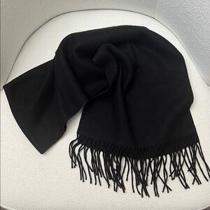 Elegant Black Cashmere Fringe Scarf